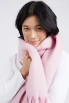 comfy-scarf-IPQAFTlp-0.webp