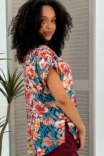 CIENNA Tops-DIAMOND V NECK TOP FLORAL