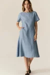 saga-pocket-dress-XkKXJrUz-0.webp