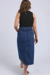 scallop-edge-denim-skirt-qzYheGTj-0.webp