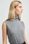 sleeveless-roll-neck-vGbUpSnO-0.webp